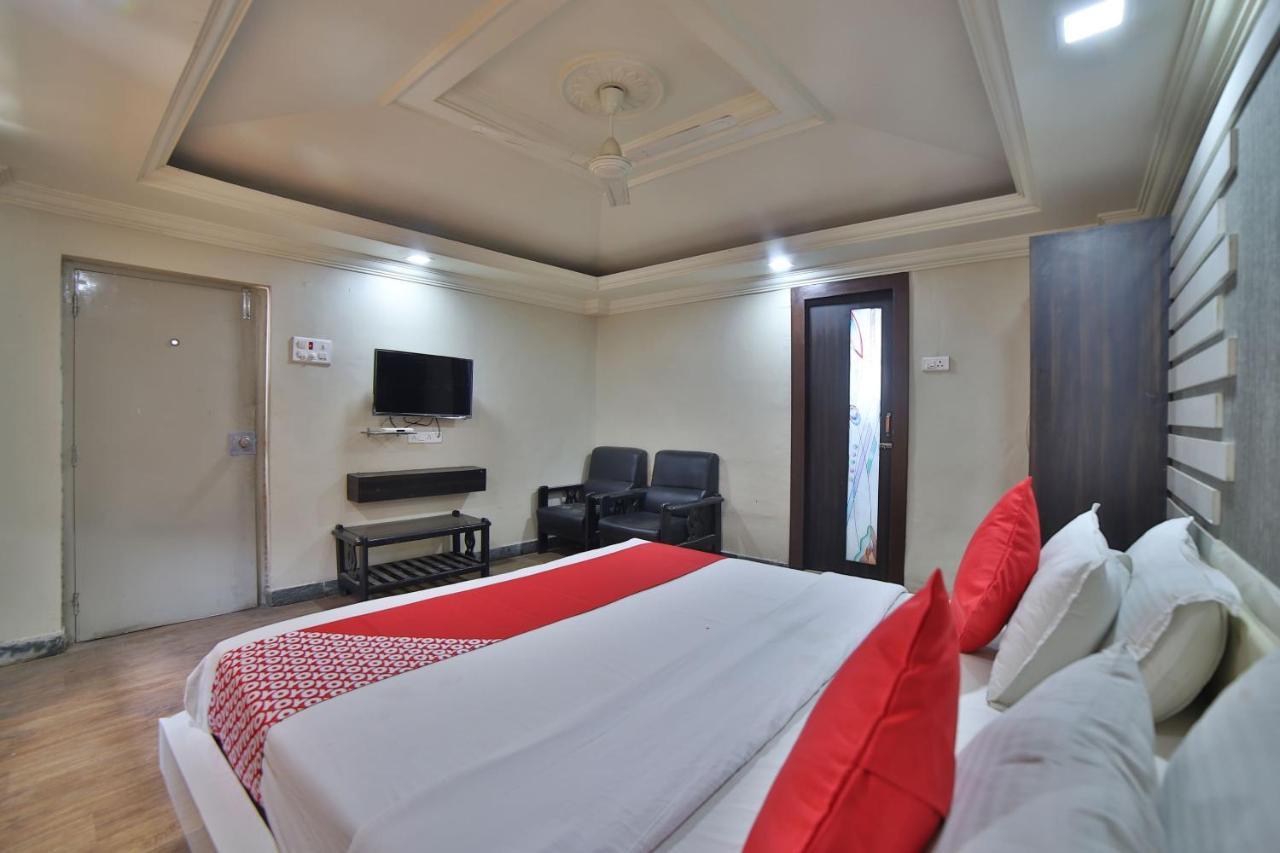 Oyo 41929 Hotel Loyal Residency Jāmnagar Екстериор снимка