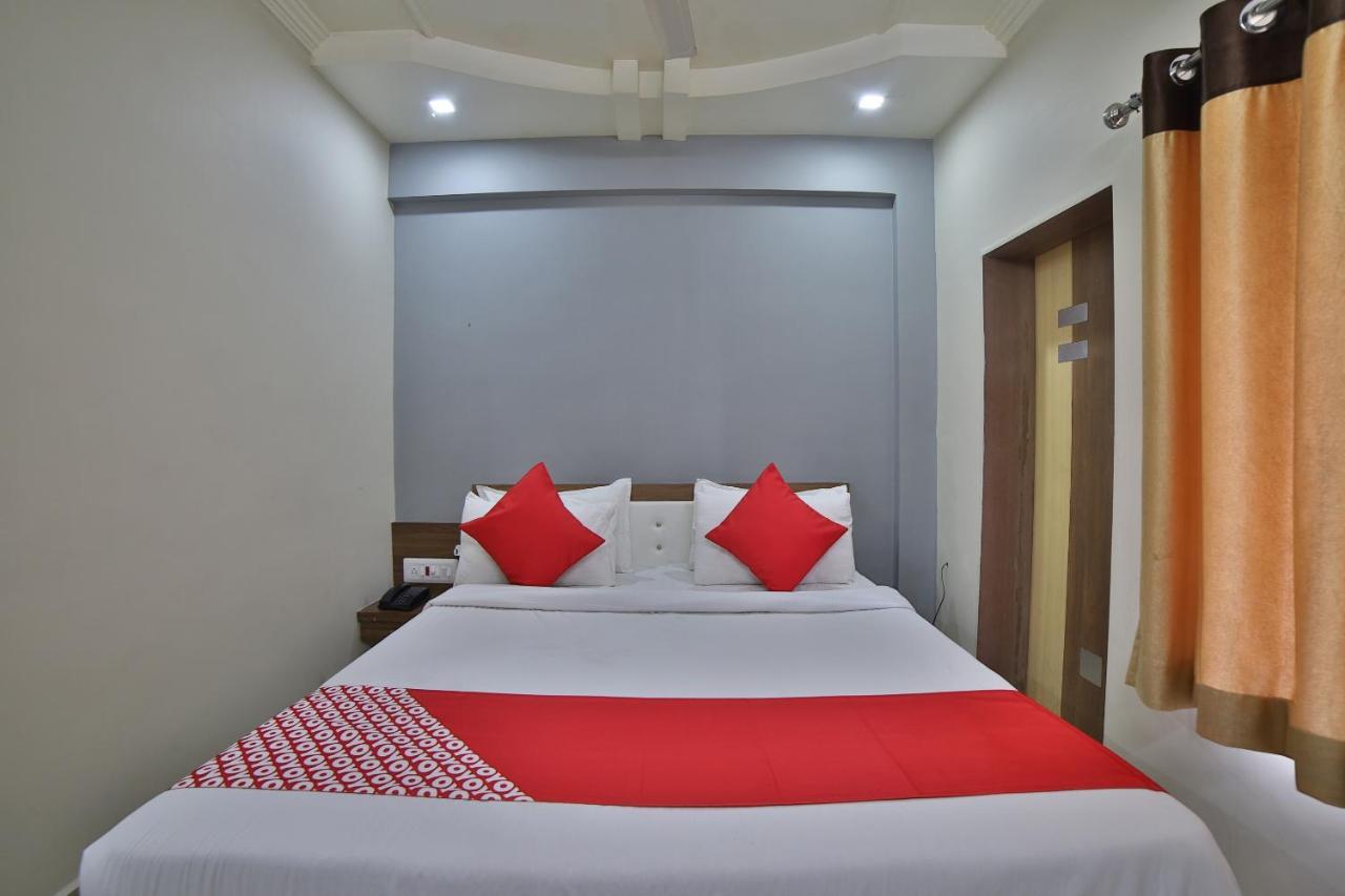 Oyo 41929 Hotel Loyal Residency Jāmnagar Екстериор снимка