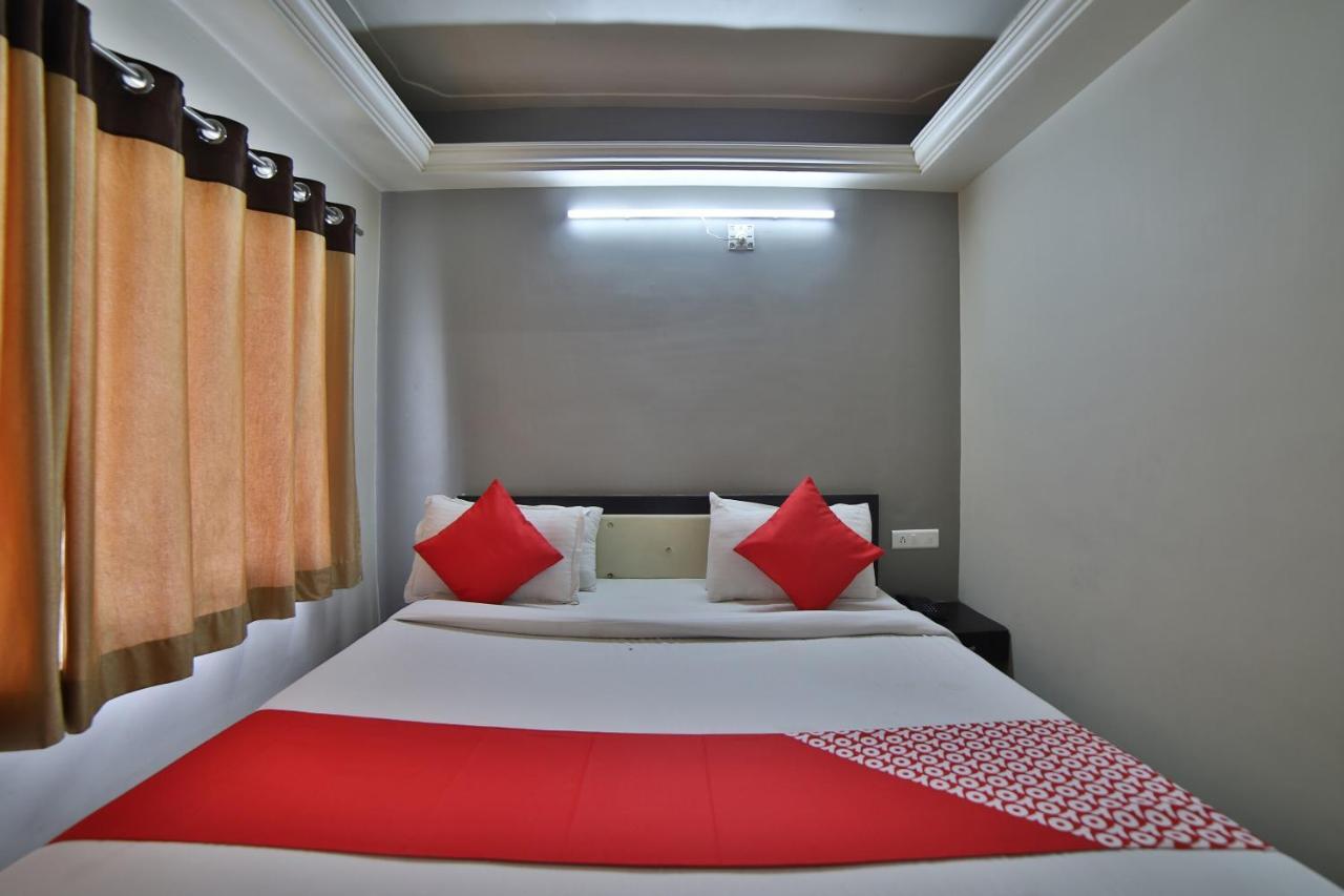 Oyo 41929 Hotel Loyal Residency Jāmnagar Екстериор снимка