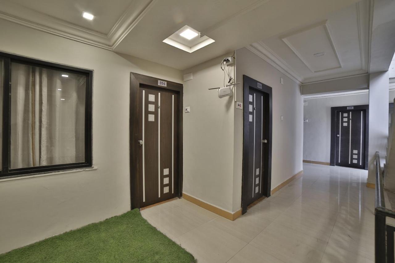 Oyo 41929 Hotel Loyal Residency Jāmnagar Екстериор снимка