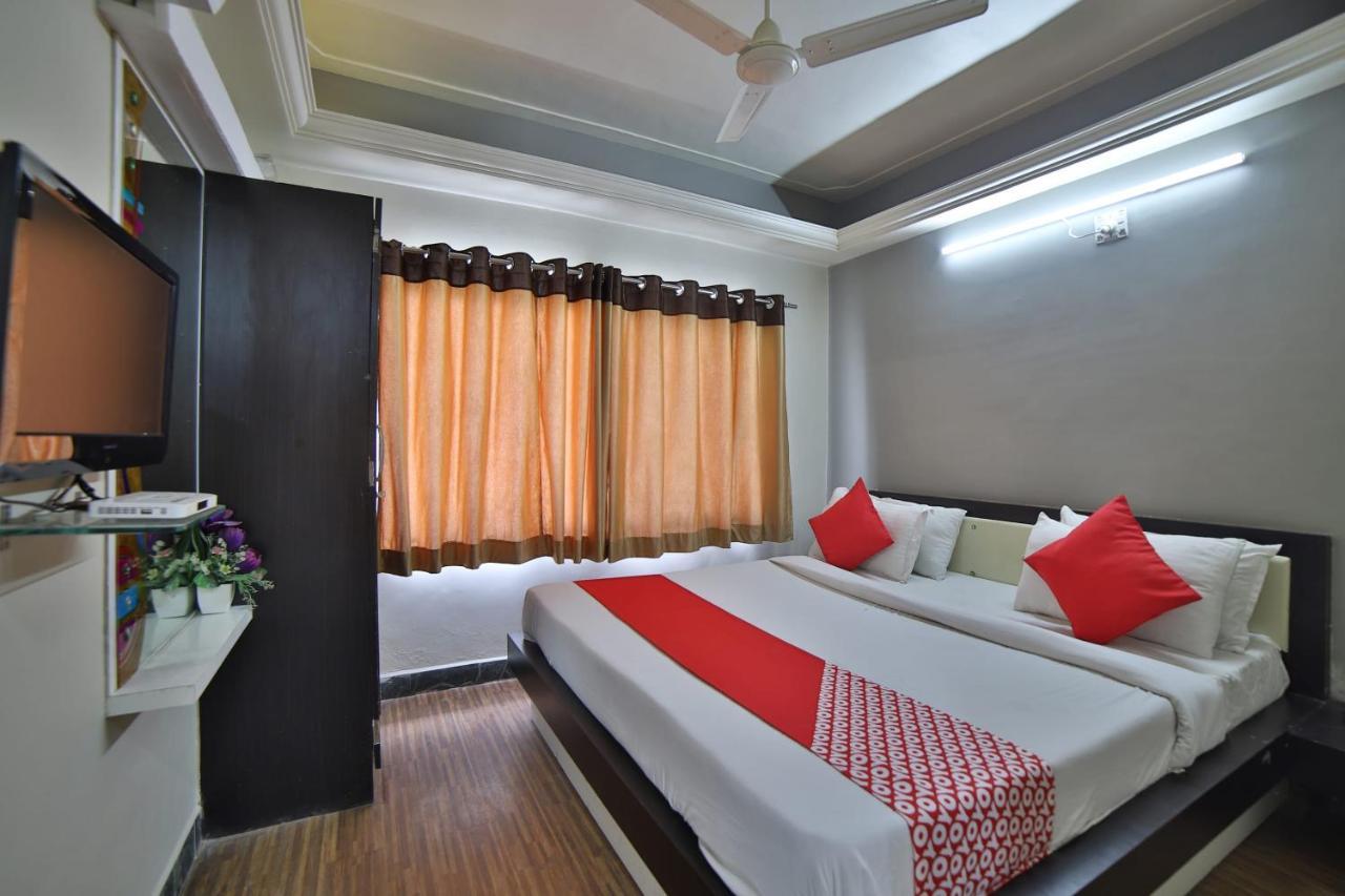 Oyo 41929 Hotel Loyal Residency Jāmnagar Екстериор снимка